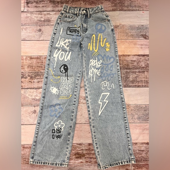 Shein Graffiti style‎ jeans size xs - Picture 1 of 11